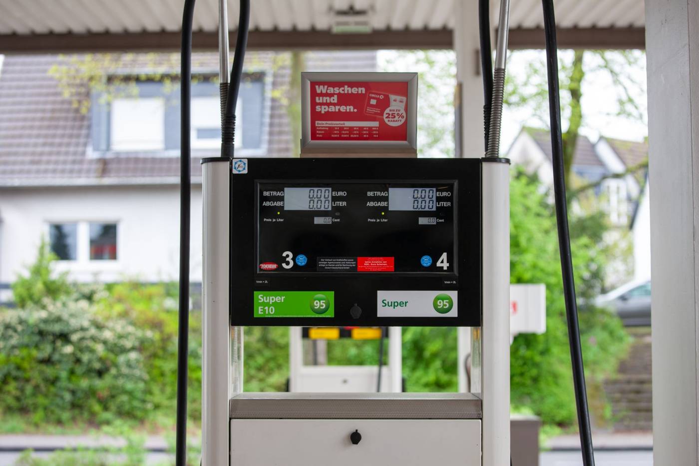 Gas station pump price sign