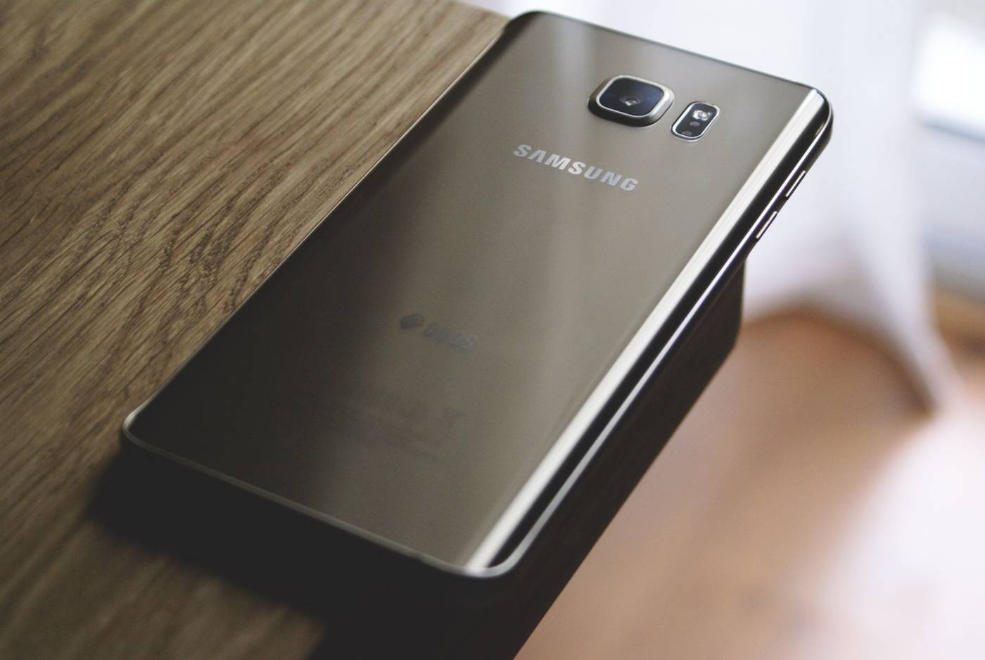 Samsung Electronics is planning a share buyback worth roughly 58.61 billion dollars, even as a freshly agreed stock bonus…