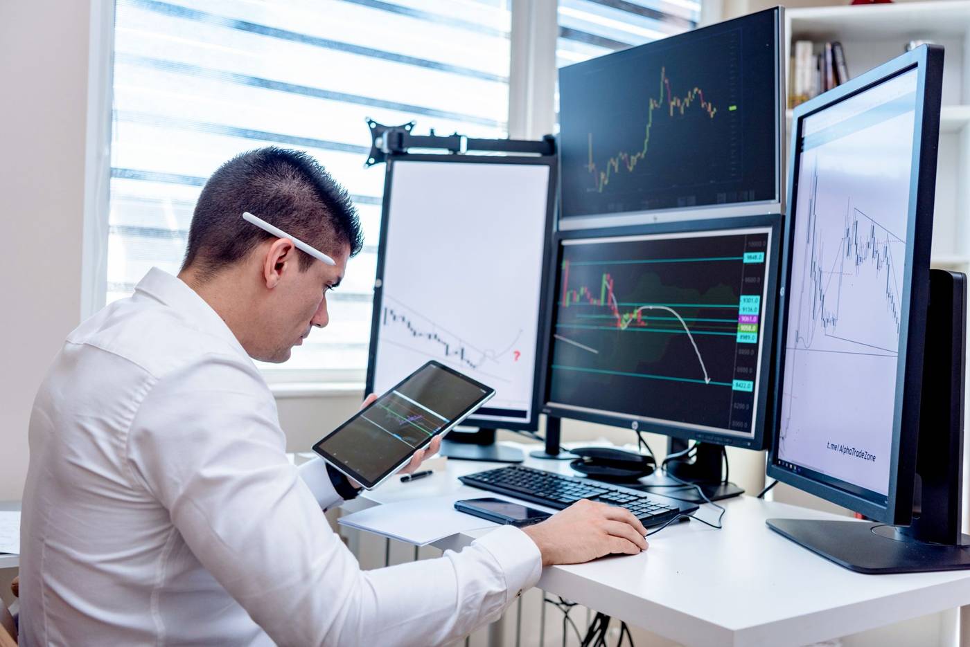 Tech stock trader screens