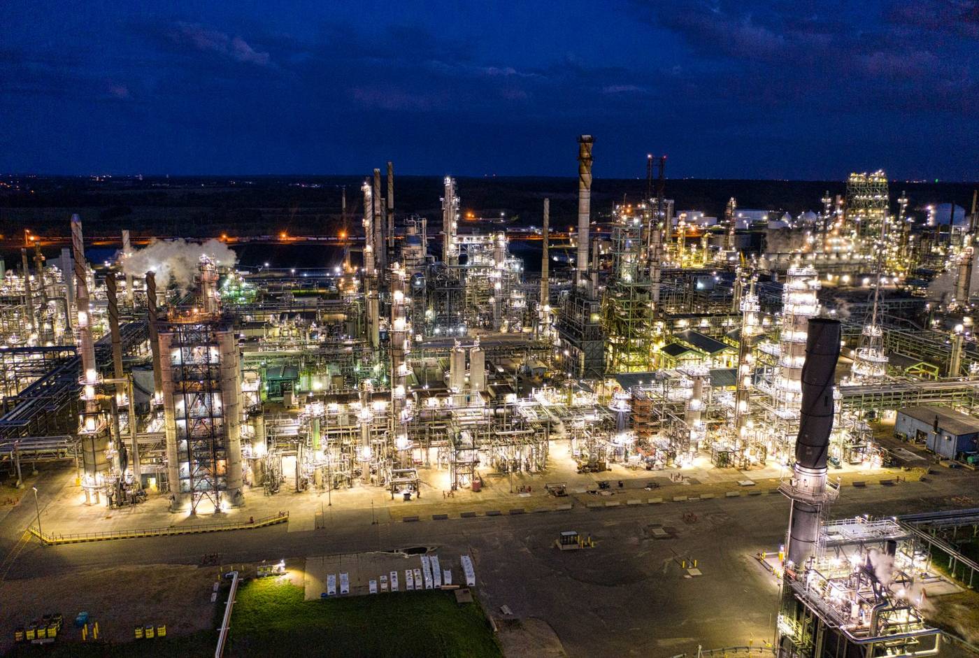 Crude oil refinery aerial