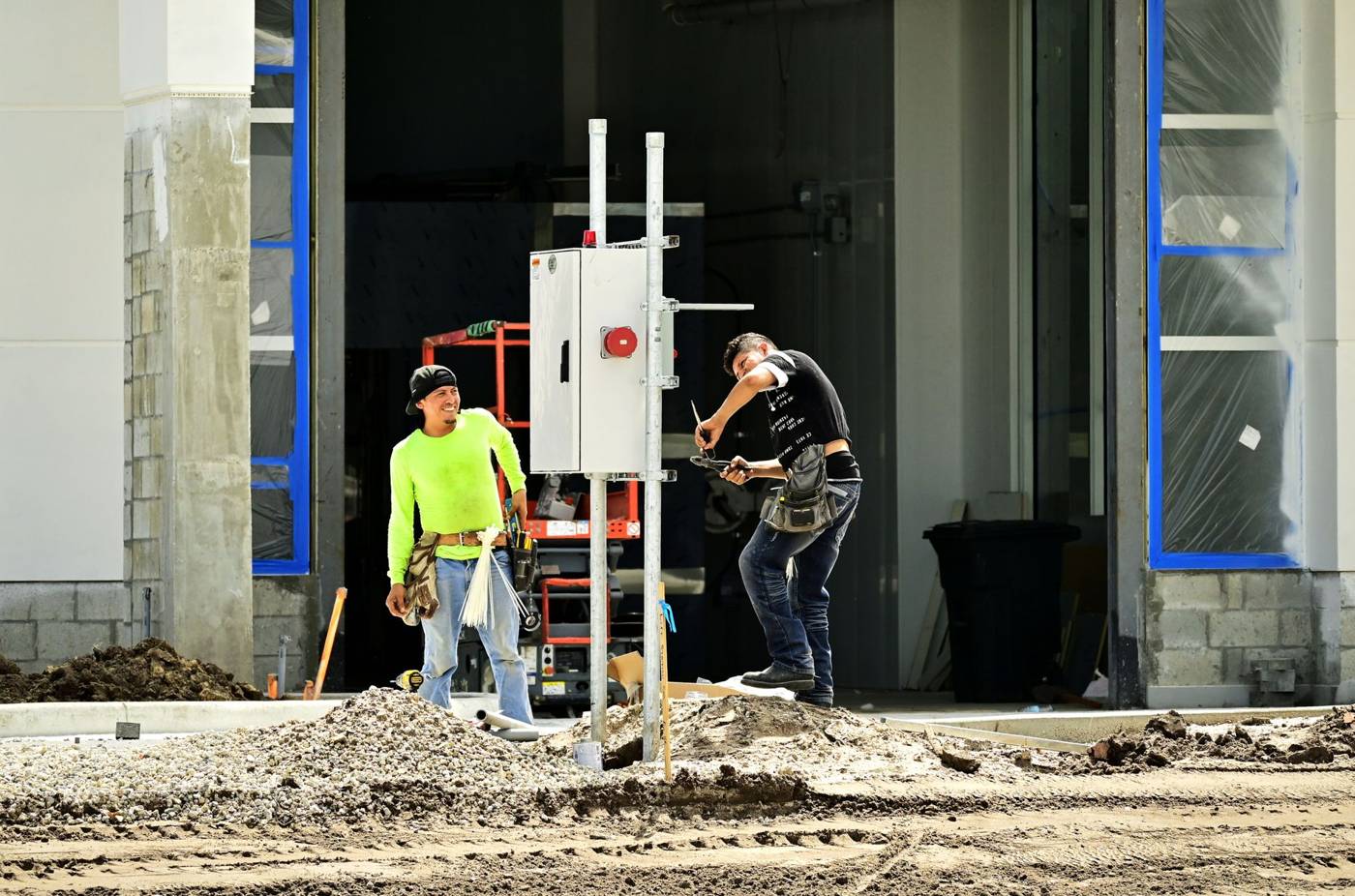 Emcor construction workers electrical