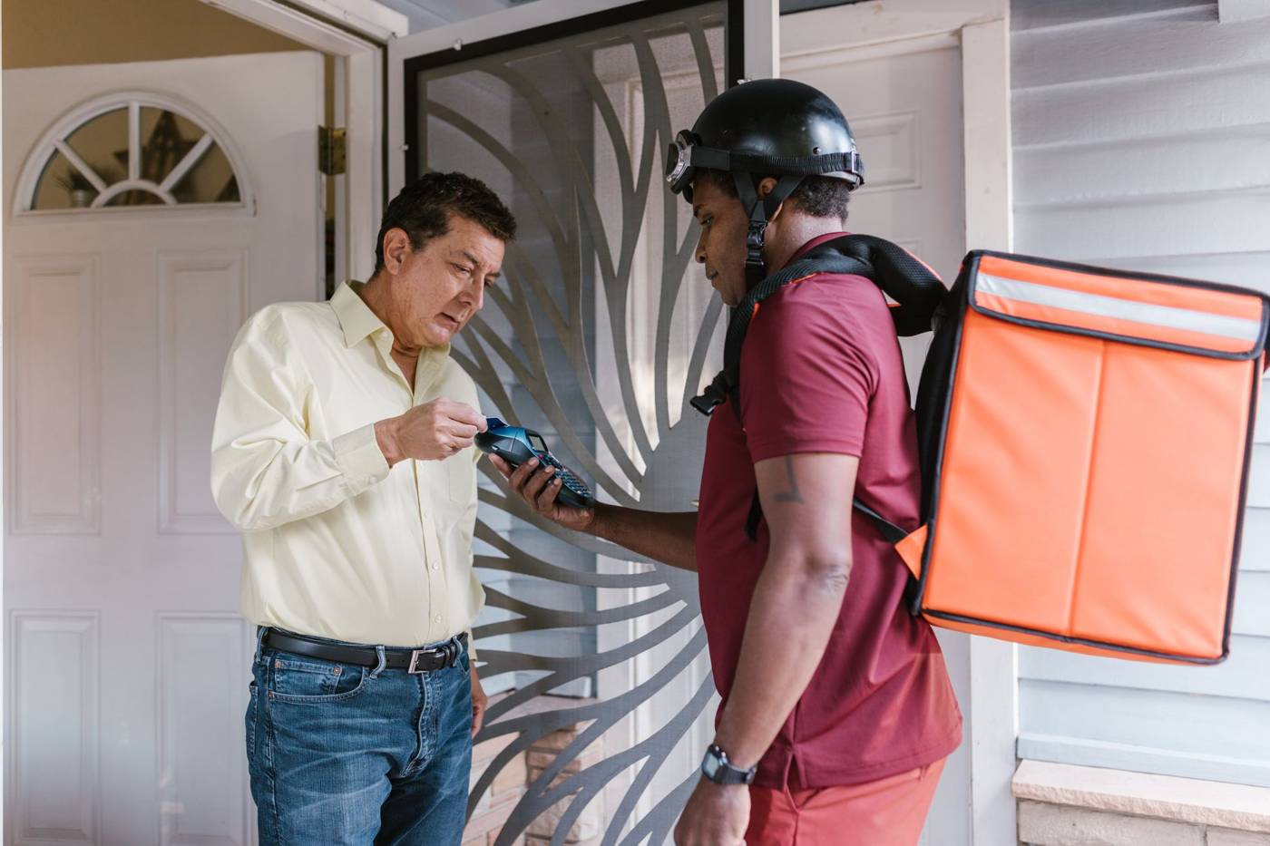Flipkart Minutes hit 1,000 micro-fulfillment centers in under two years, putting Walmart's retailer on a collision course…
