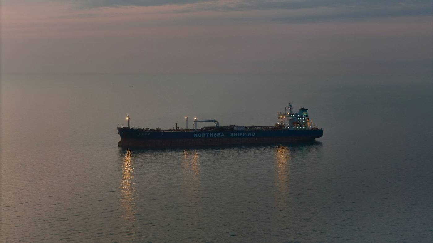 Oil tanker persian gulf