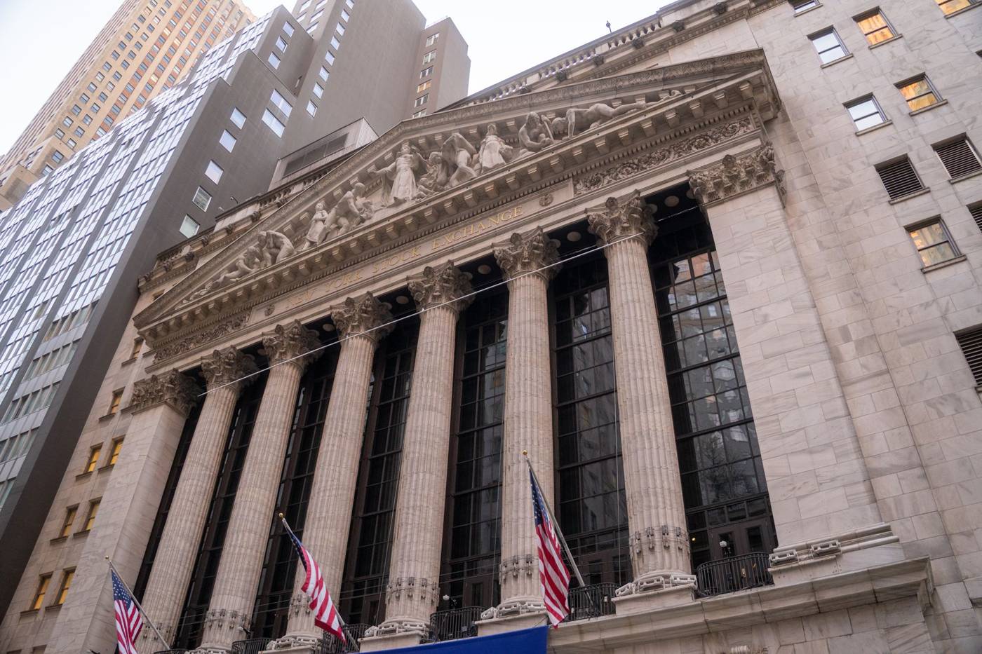 Wall street traders floor nyse
